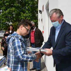 wręczenie nagród w konkursie Z zużytego coś nowego"