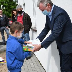 wręczenie nagród w konkursie Z zużytego coś nowego"