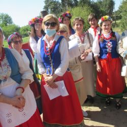 członkowie Czernikowskiego Stowarzyszenia „Czyż-Nie”, Stowarzyszenia Gmin Ziemi Dobrzyńskiej oraz poetów LGLw Osieckim...