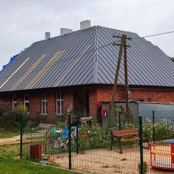 Budynek Świetlicy Wiejskiej w Silnie w trakcie remontu