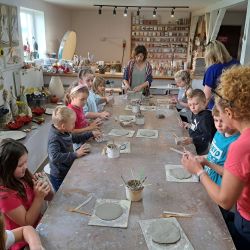 Warsztatach ceramicznych w pracowni Melerart w Wąpielsku