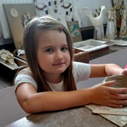 Warsztatach ceramicznych w pracowni Melerart w Wąpielsku