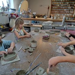 Warsztatach ceramicznych w pracowni Melerart w Wąpielsku