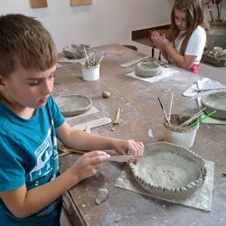 Warsztatach ceramicznych w pracowni Melerart w Wąpielsku