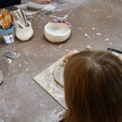 Warsztatach ceramicznych w pracowni Melerart w Wąpielsku