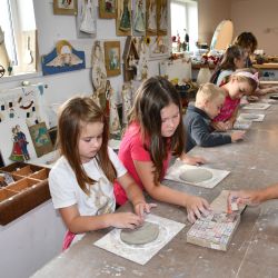Warsztatach ceramicznych w pracowni Melerart w Wąpielsku
