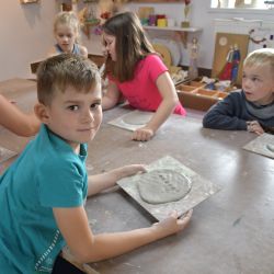 Warsztatach ceramicznych w pracowni Melerart w Wąpielsku