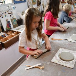 Warsztatach ceramicznych w pracowni Melerart w Wąpielsku