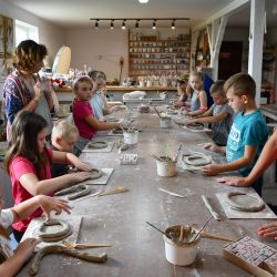 Warsztatach ceramicznych w pracowni Melerart w Wąpielsku