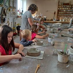 Warsztatach ceramicznych w pracowni Melerart w Wąpielsku