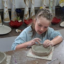 Warsztatach ceramicznych w pracowni Melerart w Wąpielsku