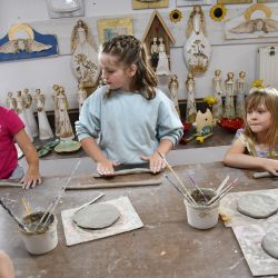 Warsztatach ceramicznych w pracowni Melerart w Wąpielsku