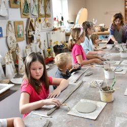 Warsztatach ceramicznych w pracowni Melerart w Wąpielsku