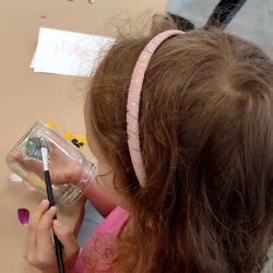 Pierwszy dzień letnich warsztatów z Gminnym Ośrodkiem Kultury w Obrowie