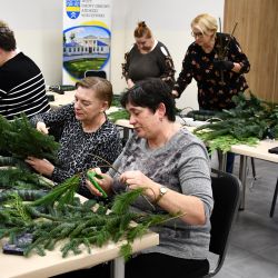 Warsztaty tworzenia świątecznych wianków
