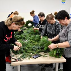 Warsztaty tworzenia świątecznych wianków