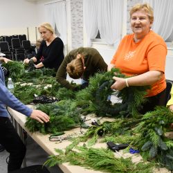 Warsztaty tworzenia świątecznych wianków