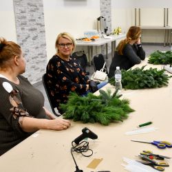 Warsztaty tworzenia świątecznych wianków