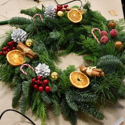 Warsztaty tworzenia świątecznych wianków