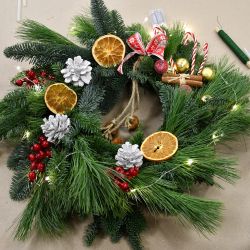 Warsztaty tworzenia świątecznych wianków