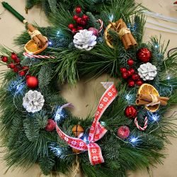 Warsztaty tworzenia świątecznych wianków