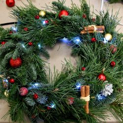 Warsztaty tworzenia świątecznych wianków