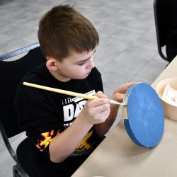 Poniedziałkowe zajęcia z dekoracji metodą decoupage