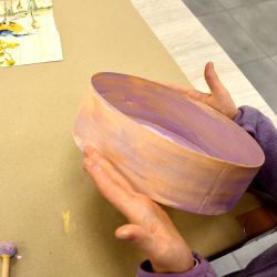 Poniedziałkowe zajęcia z dekoracji metodą decoupage