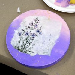 Poniedziałkowe zajęcia z dekoracji metodą decoupage