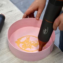 Poniedziałkowe zajęcia z dekoracji metodą decoupage