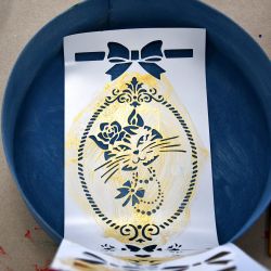 Poniedziałkowe zajęcia z dekoracji metodą decoupage