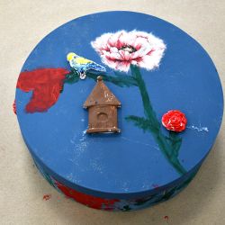 Poniedziałkowe zajęcia z dekoracji metodą decoupage