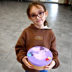 Poniedziałkowe zajęcia z dekoracji metodą decoupage