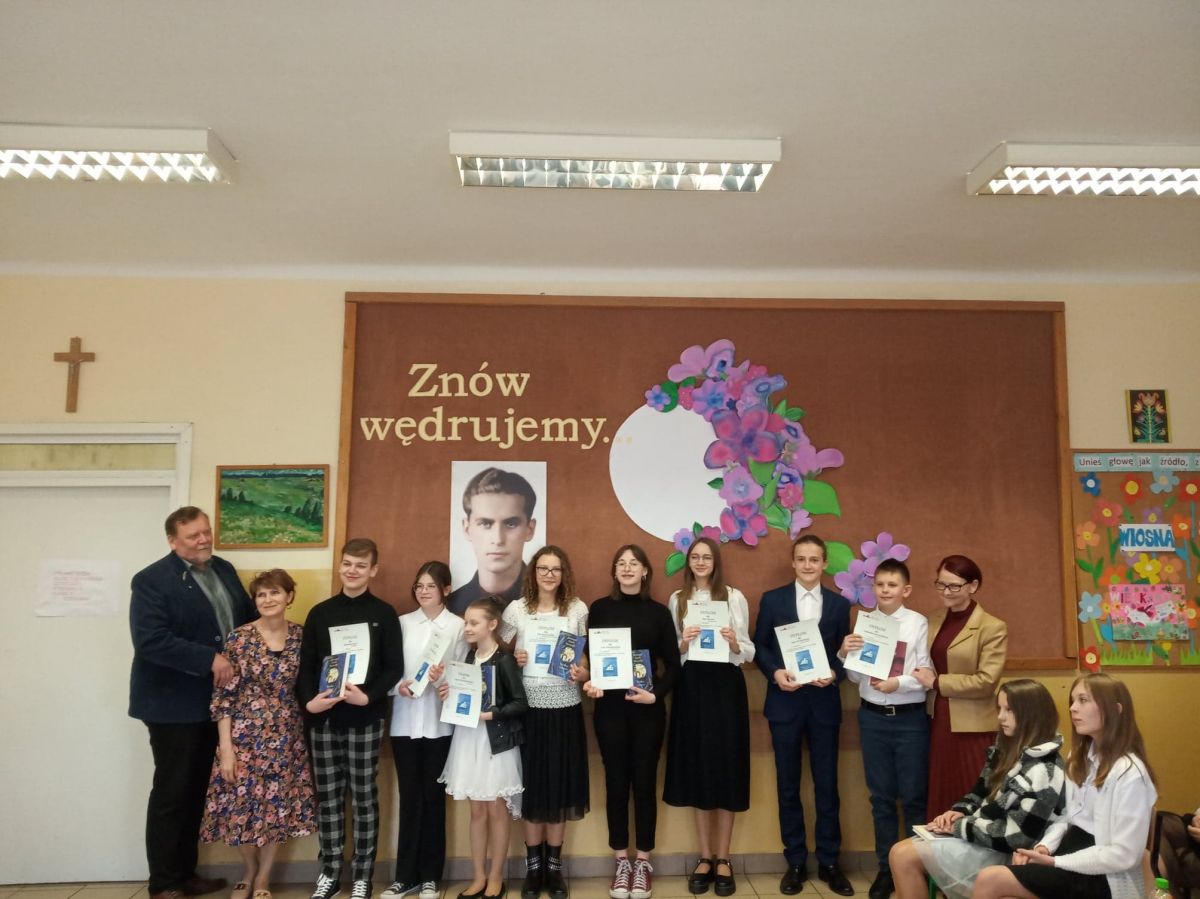 XVI Konkurs Recytatorski Poezji K.K. Baczyńskiego "Znów wędrujemy ciepłym krajem" w Czernikowie.
